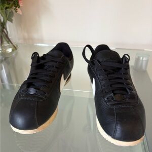 Nike Black and White Athletic Shoes